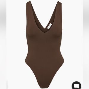 Aritzia Babaton Contour V-Neck Bodysuit Size M